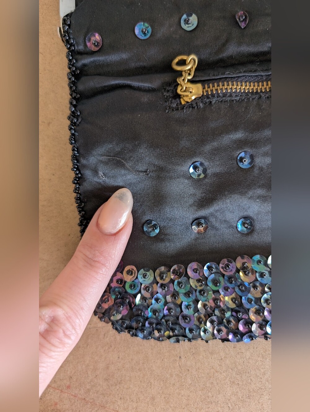 Vintage Evening Bag, Made In Honk Kong Black Iridescent Sequins Kiss Lock Clutch - Picture 8 of 16